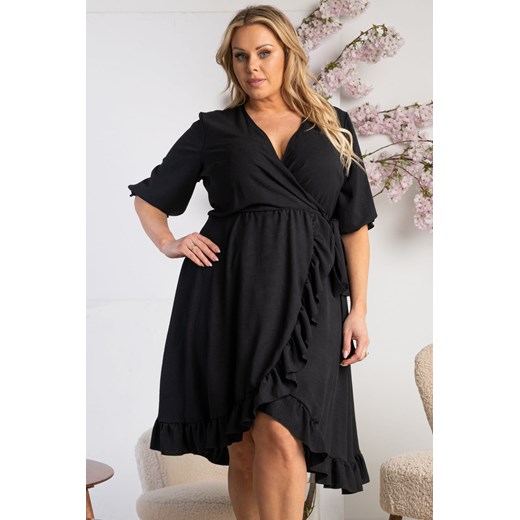 Sukienka kopertowa z ozdobną falbanką ANETA elegancka czarna Plus Size karko.pl