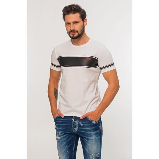 GUESS - biały t-shirt męski z czarnym nadrukiem Guess S outfit.pl