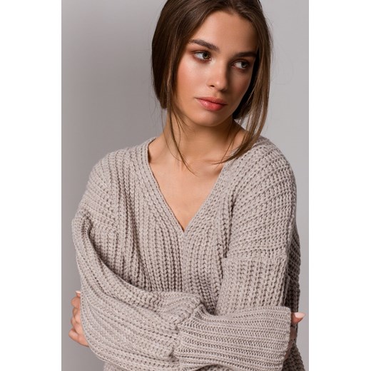S268 Sweter w serek ze ściągaczem przy rękawach - beżowy Style L/XL Świat Bielizny