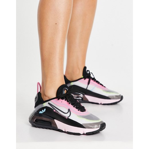 Buty sportowe damskie Nike z zamszu wiązane 