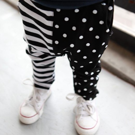 Spodnie Joggersy Black&White moda-mini czarny Spodnie