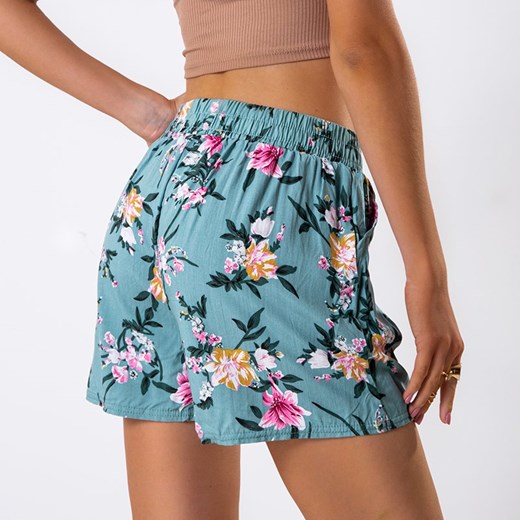Miętowe damskie spodenki w roślinny wzór - Odzież Royalfashion.pl 3XL-46 royalfashion.pl
