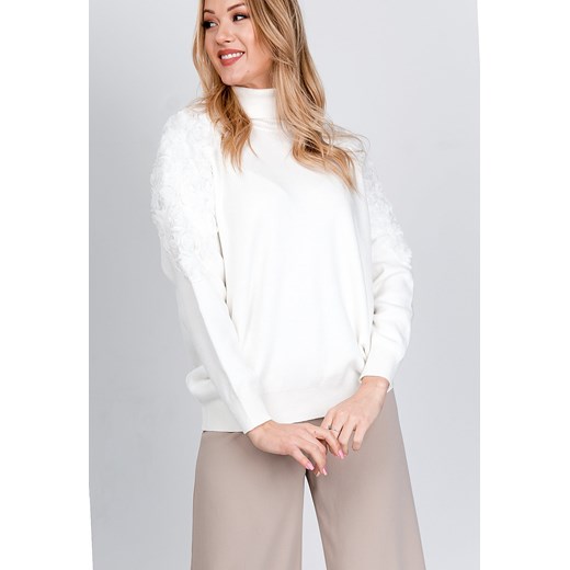 Sweter biały z golfem i różami S/L zoio.pl okazyjna cena
