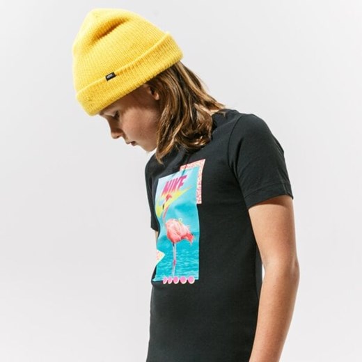 NIKE T-SHIRT B NSW TEE BEACH FLAMINGO PHOTO Nike M wyprzedaż Sizeer