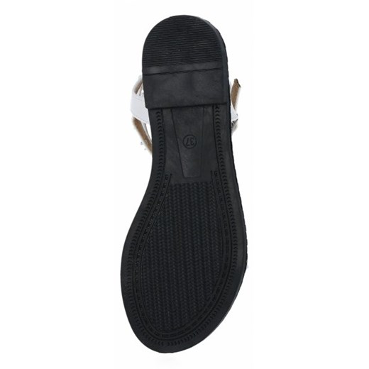 Modne sandały damskie z ćwiekami firmy Bellicy Białe (kolory) Bellicy 39 PaniTorbalska
