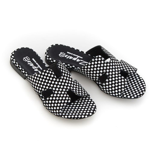 damskie klapki na miękkiej podeszwie - skóra naturalna - model 371 - kolor czarno białe kwadraty Zapato 38 zapato.com.pl