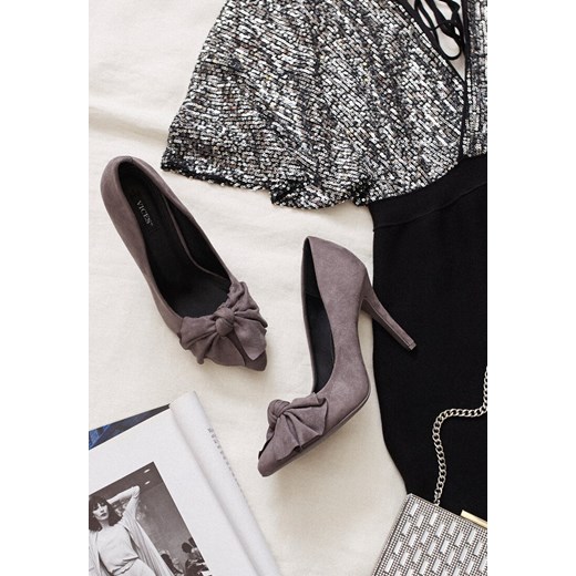 Szare Szpilki Charisma 35 okazja born2be.pl