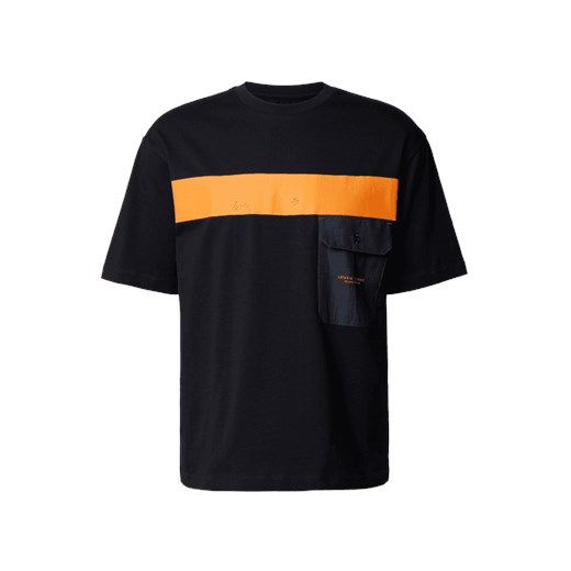 T-shirt z bawełny z kieszeniami z patką Armani Exchange S Peek&Cloppenburg 