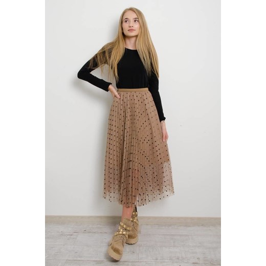 BRĄZOWA PLISOWANA SPÓDNICA MIDI Z TIULU W CZARNE KROPKI Olika uniwersalny olika.com.pl