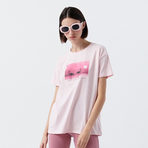 Cropp - Koszulka oversize z nadrukiem - Różowy Cropp M promocyjna cena Cropp