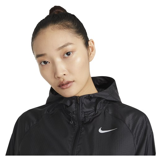 Kurtka damska Nike w sportowym stylu 