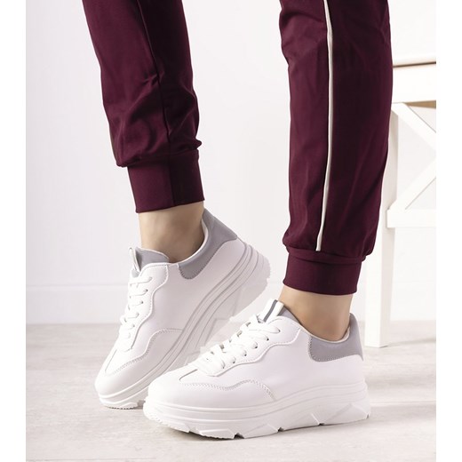 Białe sneakersy z odblaskową wstawką Kaori ze sklepu gemre w kategorii Buty sportowe damskie - zdjęcie 120648421