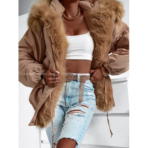 Kurtka z kapturem obszyta futerkiem beżowa W231 Charlotte Fashion S/M Charlotte Fashion