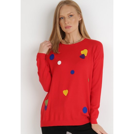 Sweter damski czerwony Born2be z haftem casual z okrągłym dekoltem 
