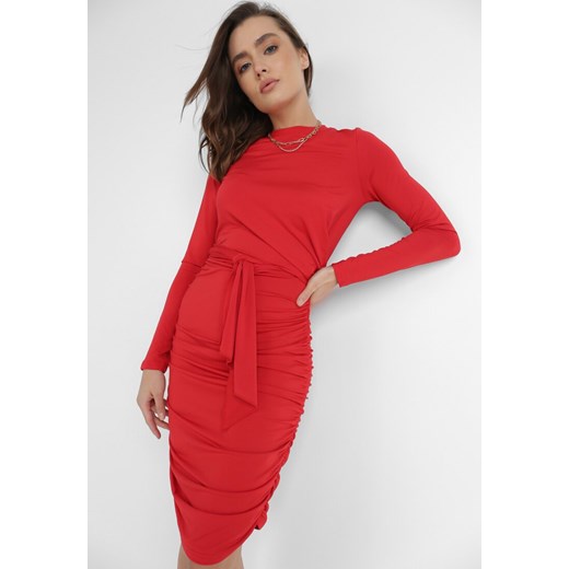 Czerwona Sukienka Ocylia ze sklepu Born2be Odzież w kategorii Sukienki - zdjęcie 121903492
