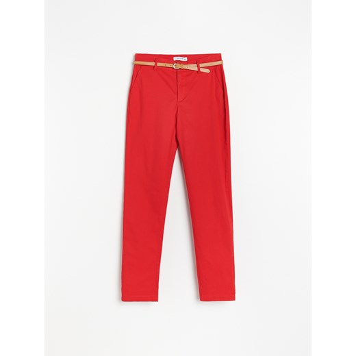 Reserved - Spodnie chino z paskiem - Czerwony Reserved 42 wyprzedaż Reserved