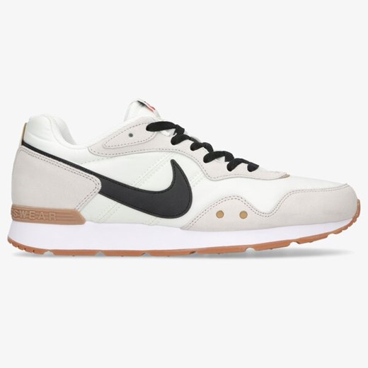 Buty sportowe damskie białe Nike na wiosnę 
