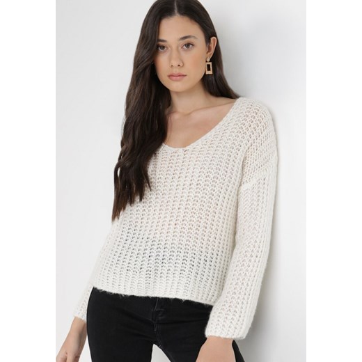 Biały Sweter Amarherine ze sklepu Born2be Odzież w kategorii Swetry damskie - zdjęcie 124436442