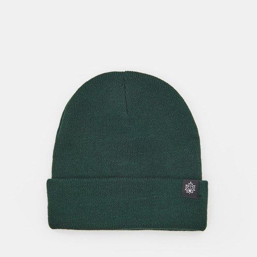 Sinsay - Czapka beanie z naszywką - Khaki Sinsay Jeden rozmiar Sinsay