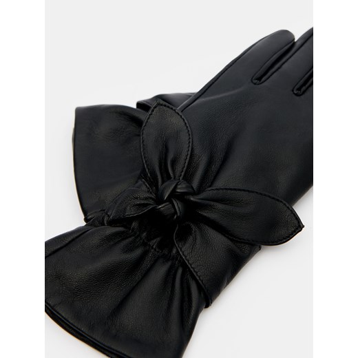 Mohito - Skórzane rękawiczki z ozdobną kokardą - Czarny Mohito L Mohito