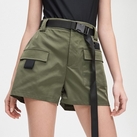 Cropp - Szorty cargo z paskiem - Khaki Cropp 36 promocyjna cena Cropp
