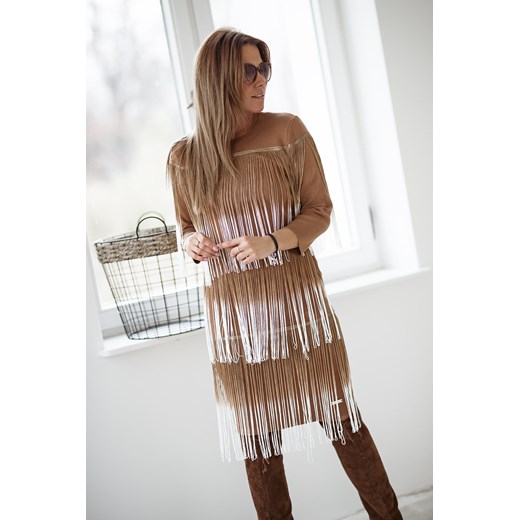 Dzianinowa sukienka z ozdobnymi frędzlami- brązowa S/M Bastet Fashion S/M Shoq