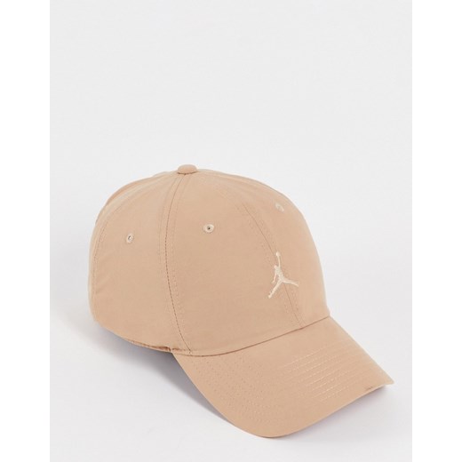 Nike – Jordan H86 – Kamiennobeżowa bawełniana czapka z daszkiem, efektem sprania Jordan One Size Asos Poland