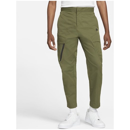 Męskie bojówki z tkaniny bez podszewki Nike Sportswear Tech Essentials - Zieleń Nike 28 okazyjna cena Nike poland