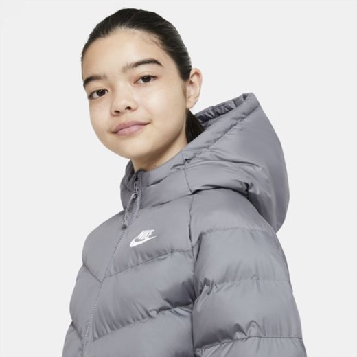 Kurtka z syntetycznym wypełnieniem dla dużych dzieci Nike Sportswear - Szary Nike M Nike poland