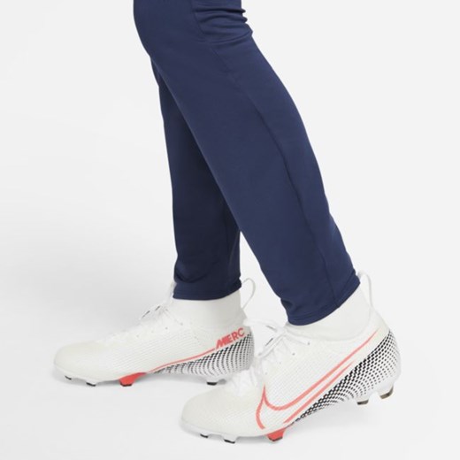 Spodnie chłopięce Nike z nadrukami 