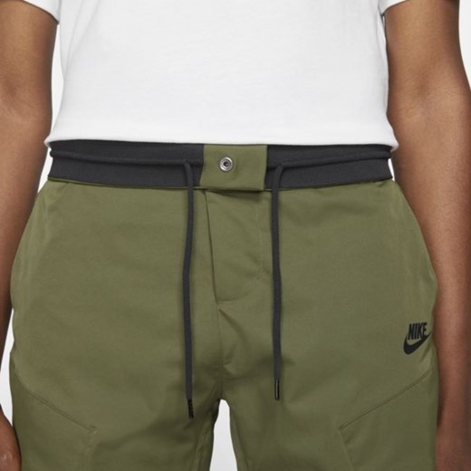 Męskie bojówki z tkaniny bez podszewki Nike Sportswear Tech Essentials - Zieleń Nike 28 okazja Nike poland
