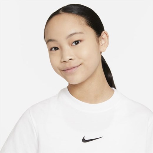 Biała bluzka dziewczęca Nike z haftem z krótkim rękawem 