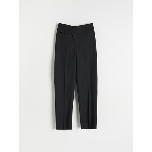 Reserved - Eleganckie spodnie z kantem - Czarny Reserved L wyprzedaż Reserved