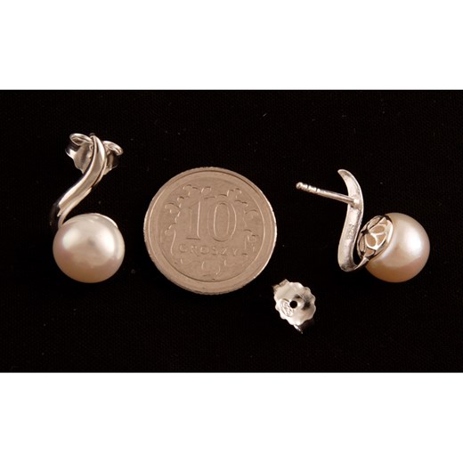 Kolczyki srebrne z perłą k1480 - 1,9g. Falana Falana