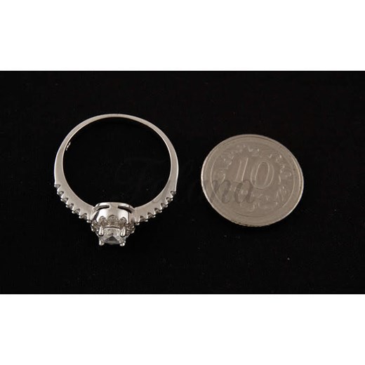 Pierścionek srebrny z cyrkoniami p0180 - 1,7g. Falana Falana
