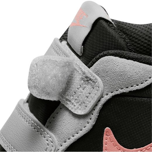 Buty dziecięce MD Valiant V Nike Nike 31 okazyjna cena SPORT-SHOP.pl
