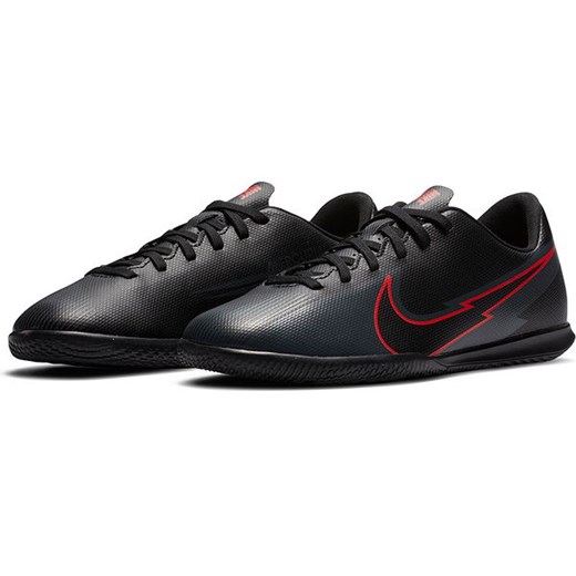 Buty piłkarskie halowe Mercurial Vapor XIII Club IC Junior Nike Nike 38 SPORT-SHOP.pl promocja