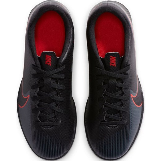 Buty piłkarskie halowe Mercurial Vapor XIII Club IC Junior Nike Nike 38 promocja SPORT-SHOP.pl