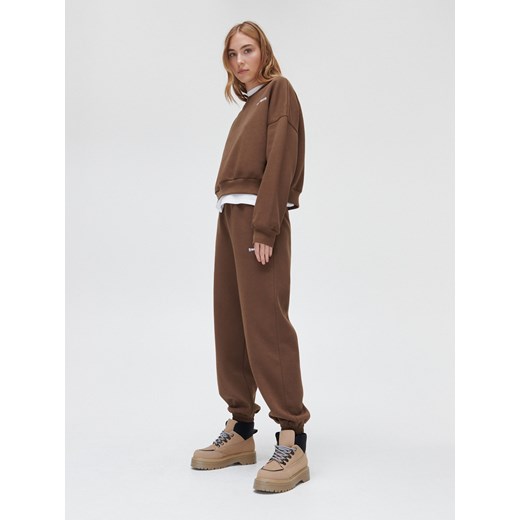 Cropp - Dresowe joggery z wysokim stanem - Brązowy Cropp M Cropp
