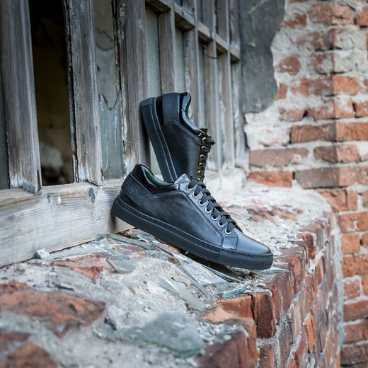 Czarne sneakersy PANAS ze sklepu Domenoshoes w kategorii Trampki męskie - zdjęcie 127706623
