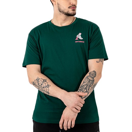T-shirt męski zielony New Balance letni z krótkim rękawem w sportowym stylu 