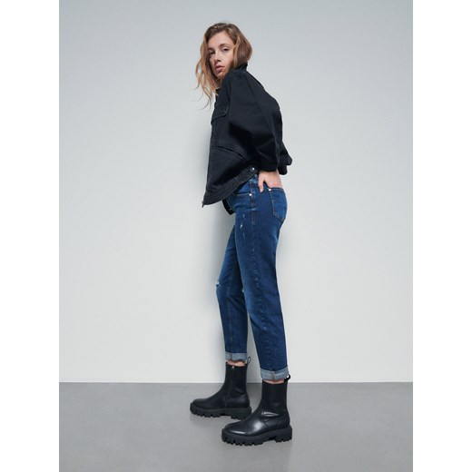Jeansy damskie Reserved w miejskim stylu