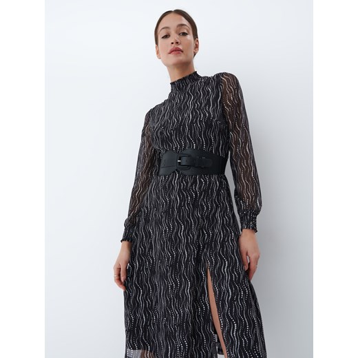 Sukienka Mohito z długim rękawem z golfem dopasowana czarna 