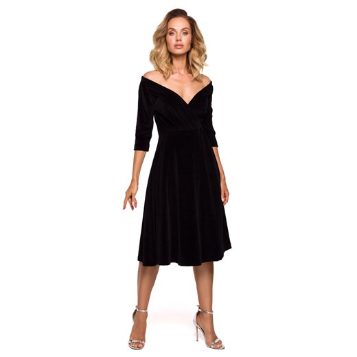 M645 Welurowa sukienka z dekoltem na ramionach - czarna ze sklepu Świat Bielizny w kategorii Sukienki - zdjęcie 128638680