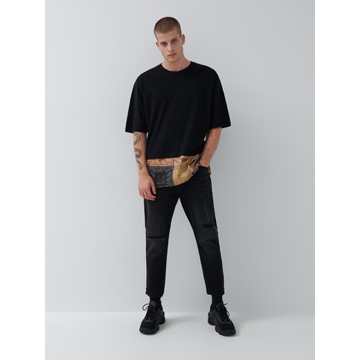Jeansy carrot fit z dziurami - Czarny House 30/30 okazyjna cena House