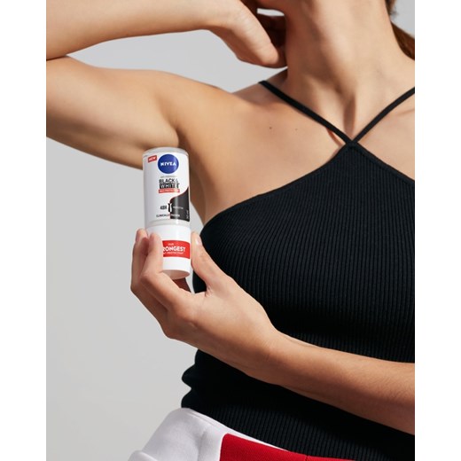 NIVEA Black&amp;White Max Protection - antyperspirant dla kobiet roll-on 50ml Nivea 50 ml SuperPharm.pl