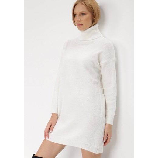Biała Sukienka Dzianinowa Classificator ze sklepu Born2be Odzież w kategorii Sukienki - zdjęcie 129846930