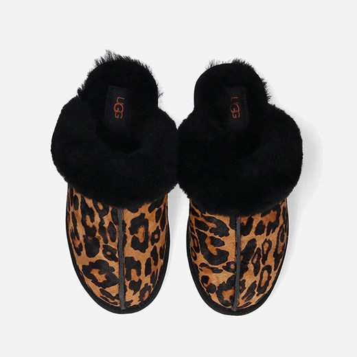 Kapcie damskie UGG Scuffette II Panther Print 1120910 BTC 38 sneakerstudio.pl