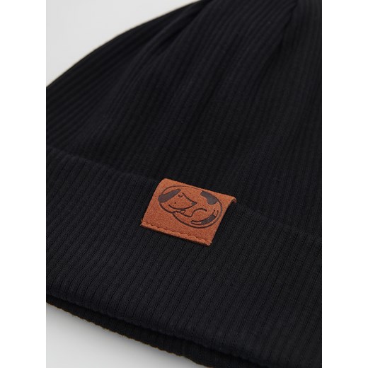 Reserved - Dzianinowa czapka z naszywką - Czarny Reserved 6-12 miesięcy Reserved