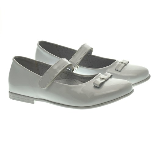 Białe buty komunijne dla dziewczynki Kornecki 06493 Kornecki 35 Sklep Dorotka